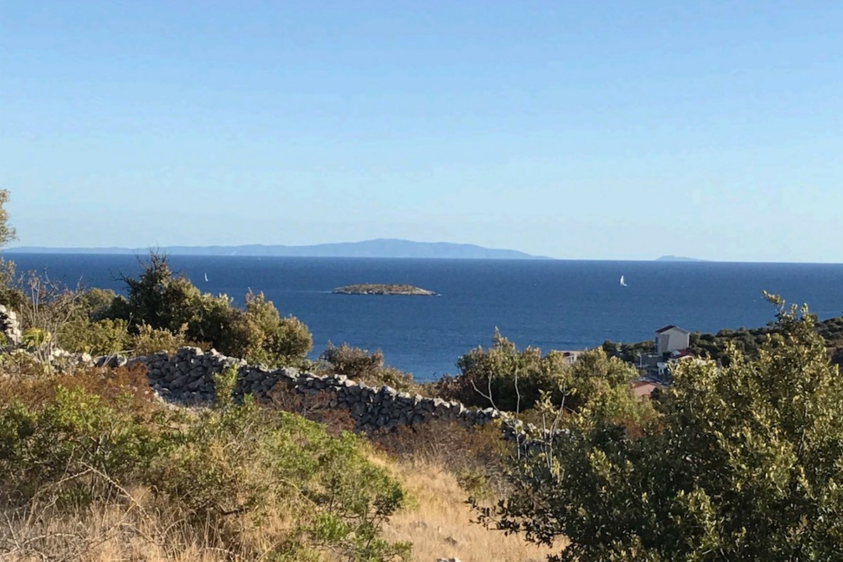Terreno edificabile con vista sul mare aperto vicino a Rogoznica