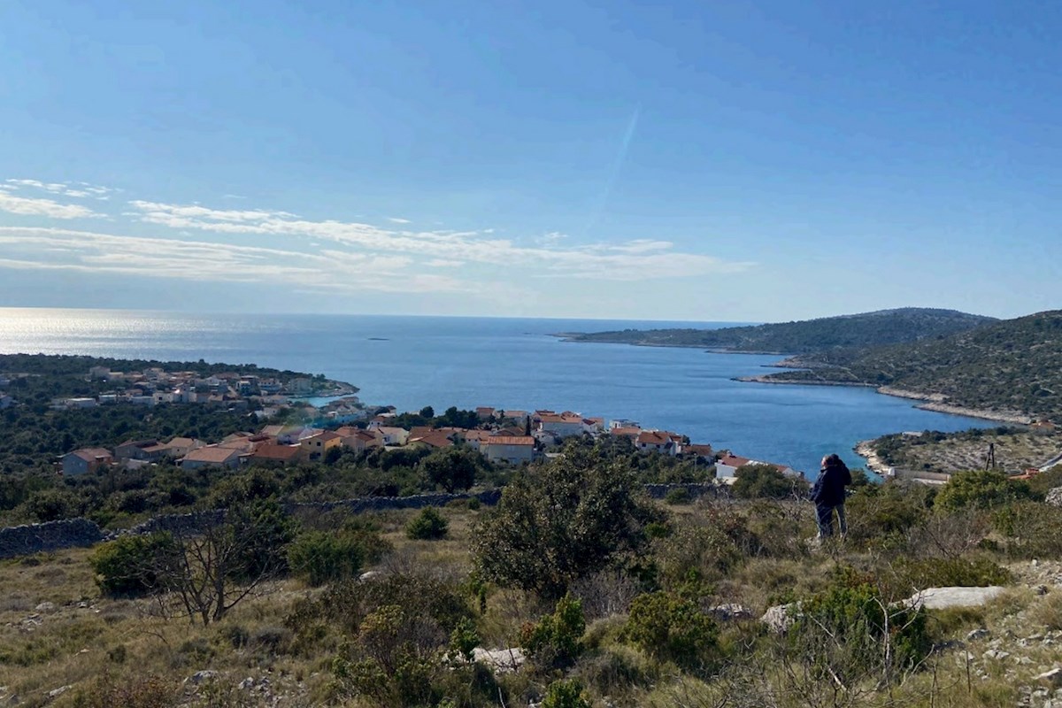 Terreno edificabile con vista sul mare aperto vicino a Rogoznica
