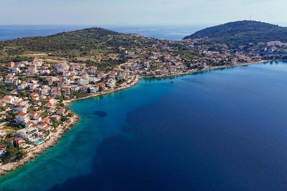 Terreno edificabile con permesso, 410 m2, vicino a Rogoznica