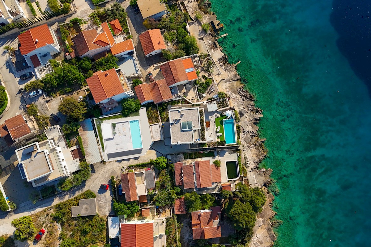 Terreno edificabile con permesso, 410 m2, vicino a Rogoznica