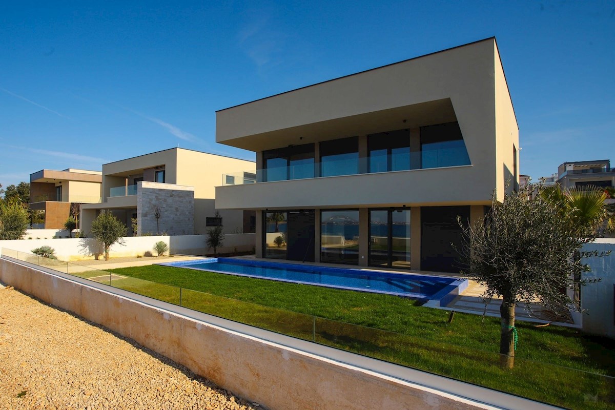 Ville fronte mare in un esclusivo mini resort vicino a Zara