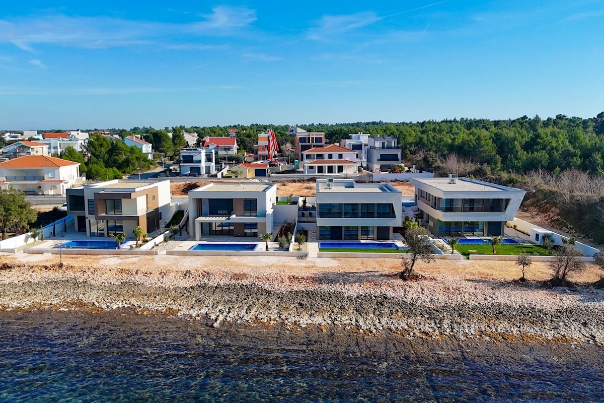 Ville fronte mare in un esclusivo mini resort vicino a Zara