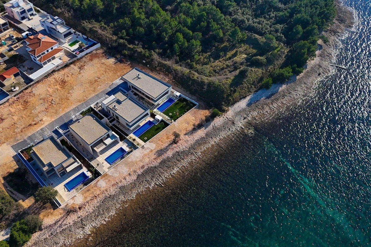 Ville fronte mare in un esclusivo mini resort vicino a Zara