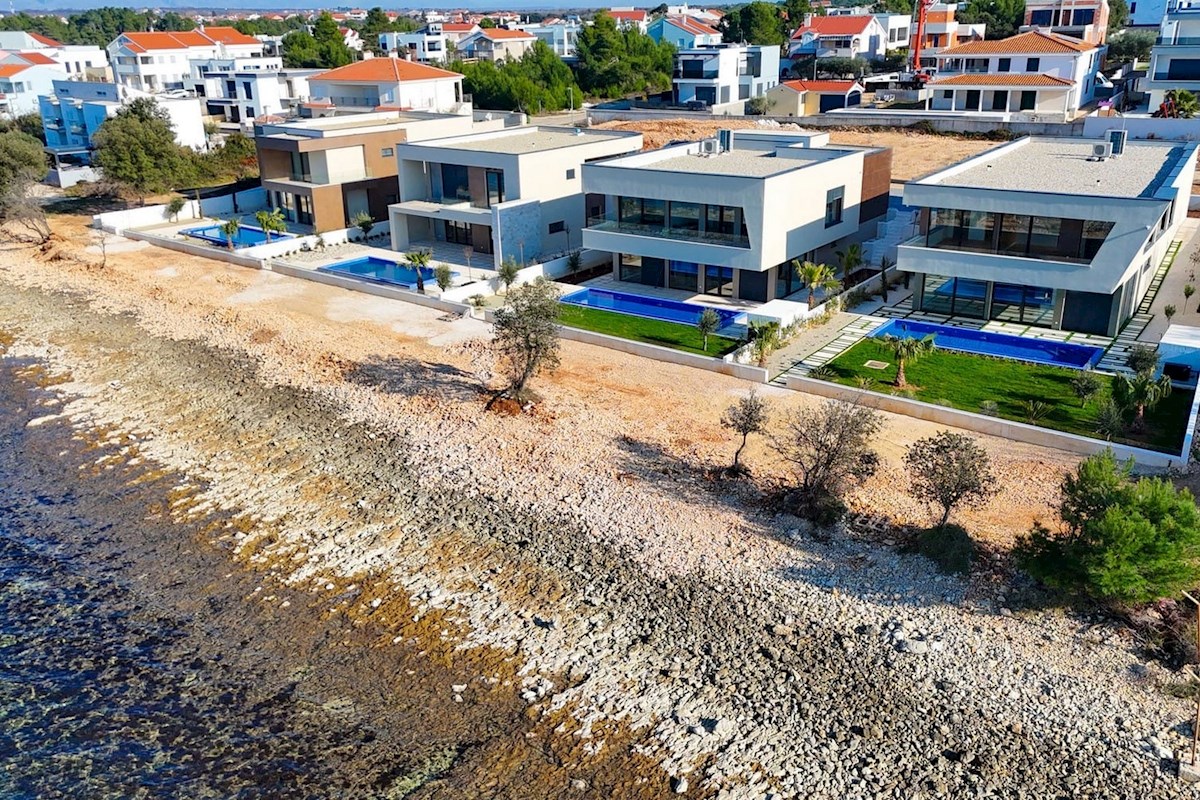 Ville fronte mare in un esclusivo mini resort vicino a Zara