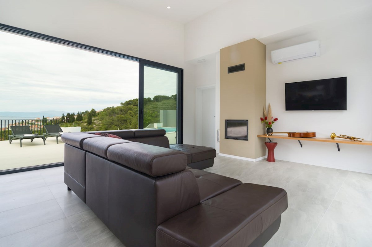 Villa moderna con splendida vista mare