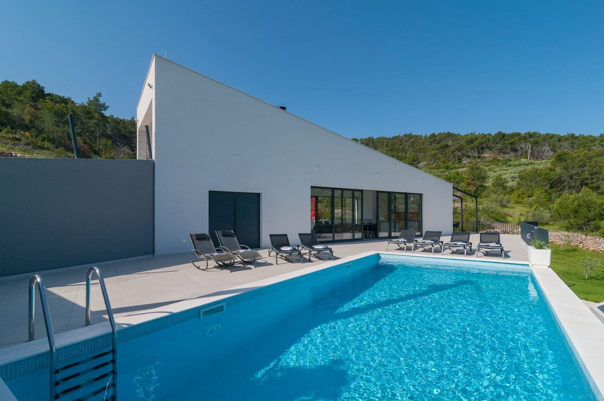 Villa moderna con splendida vista mare