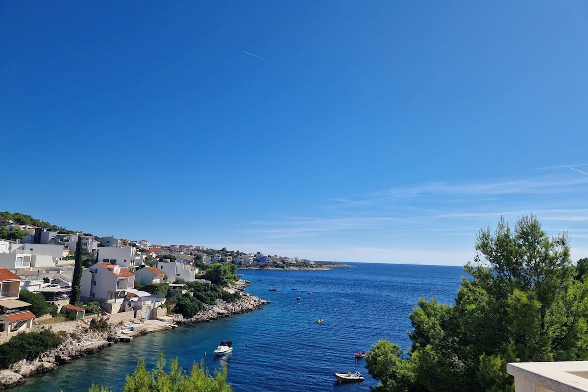 Straordinaria villa fronte mare nella riviera di Rogoznica