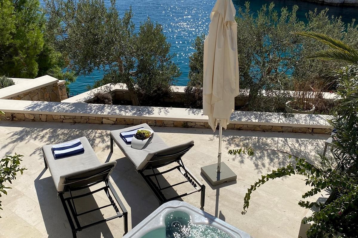 Villa Tramonto - 1a fila al mare, Milna