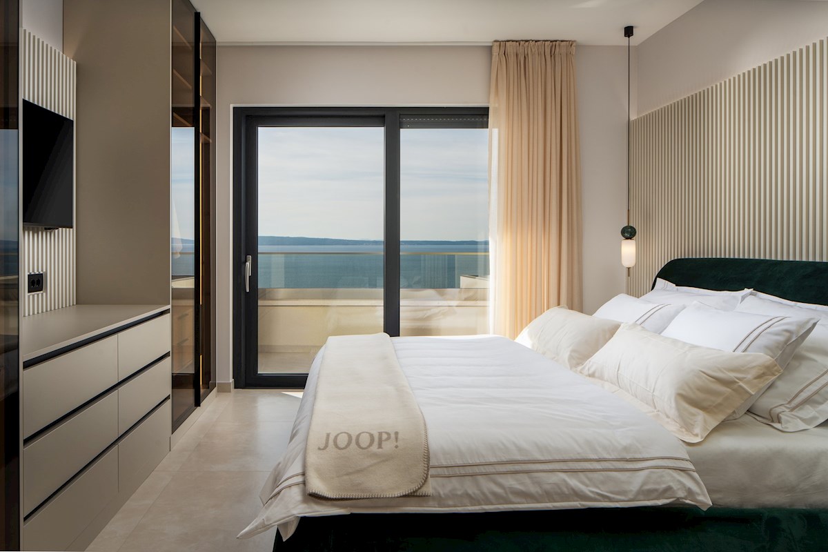 Villa moderna di nuova costruzione con vista sul mare aperto vicino a Spalato