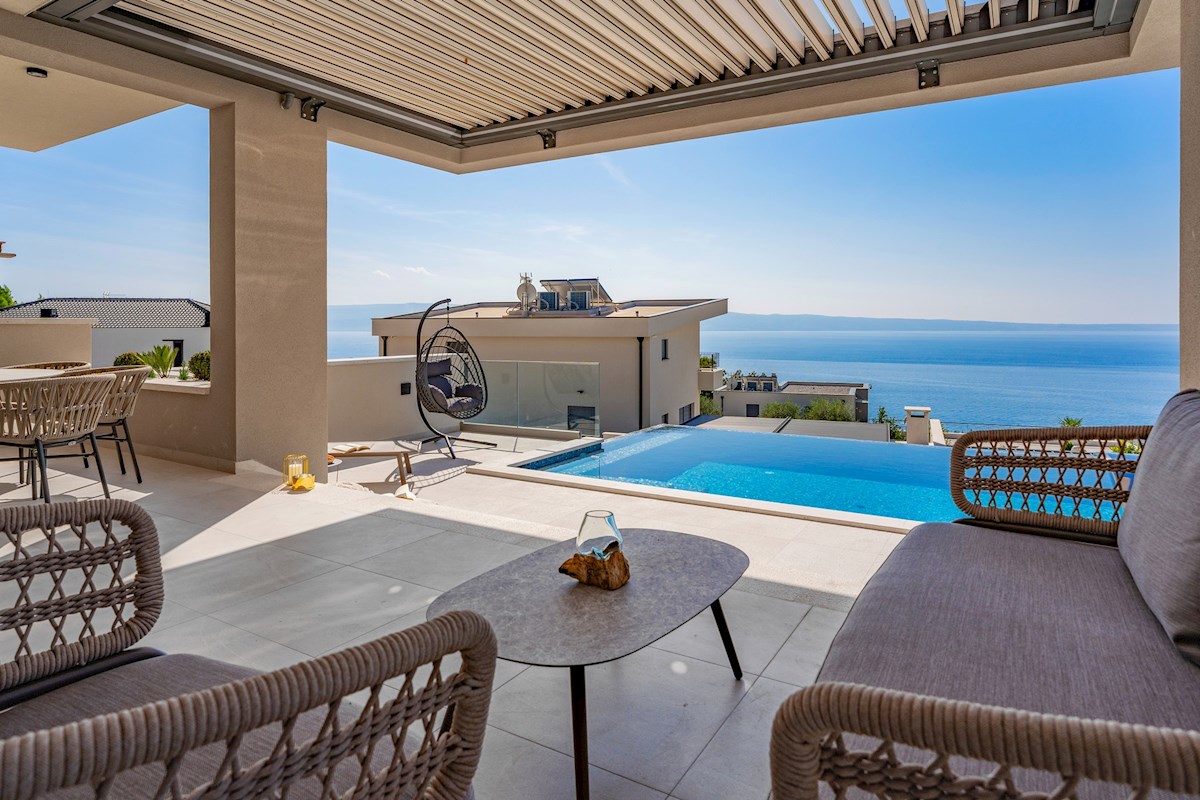 Villa moderna di nuova costruzione con vista sul mare aperto vicino a Spalato