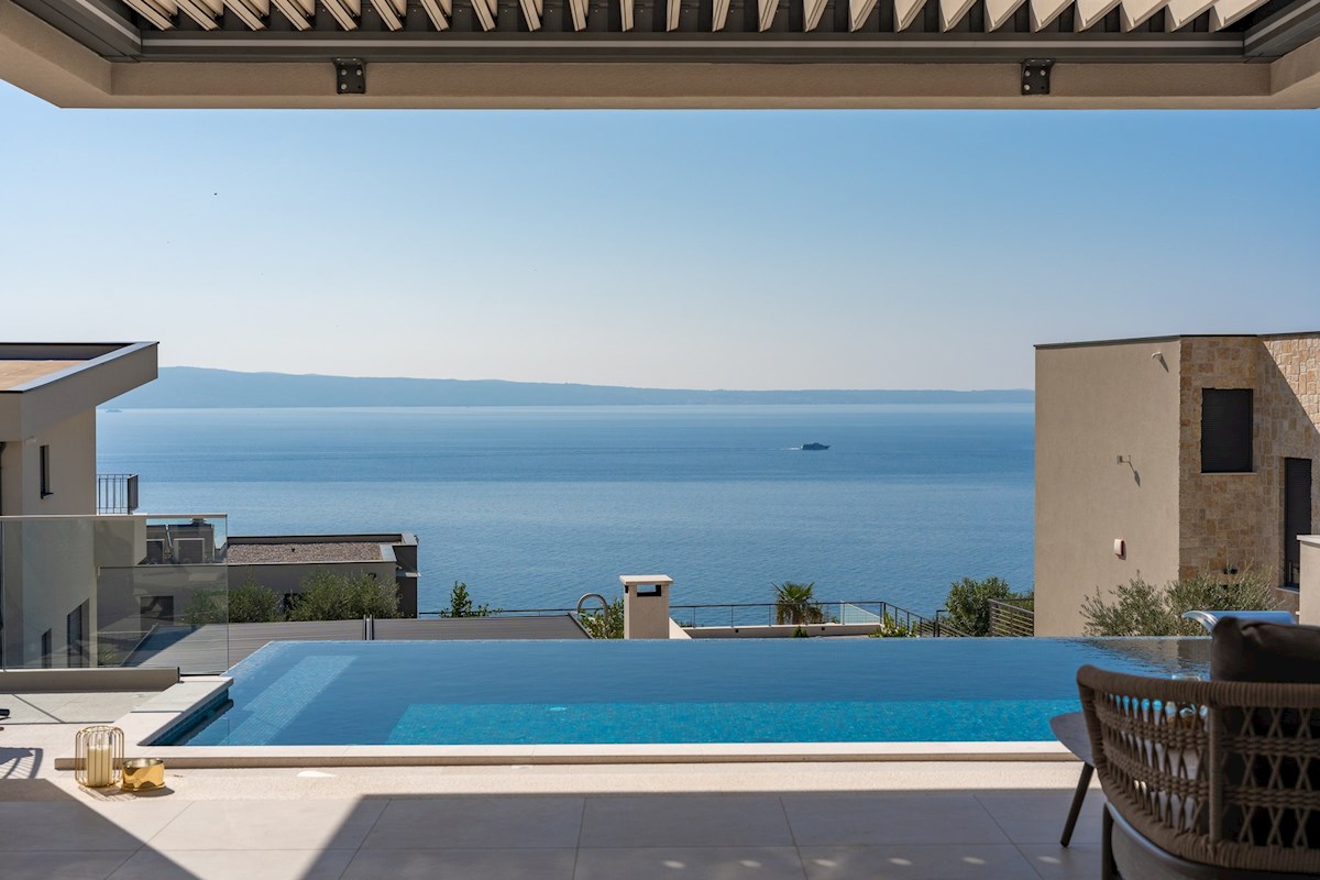 Villa moderna di nuova costruzione con vista sul mare aperto vicino a Spalato