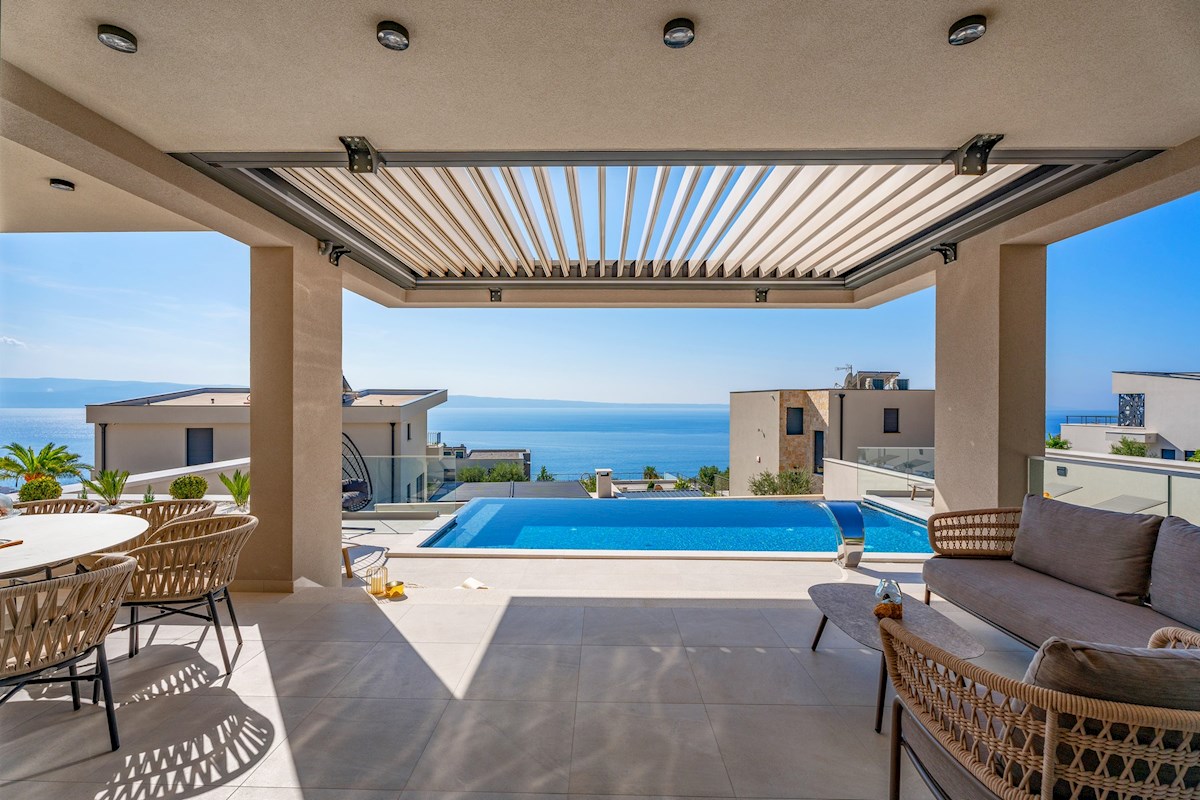 Villa moderna di nuova costruzione con vista sul mare aperto vicino a Spalato