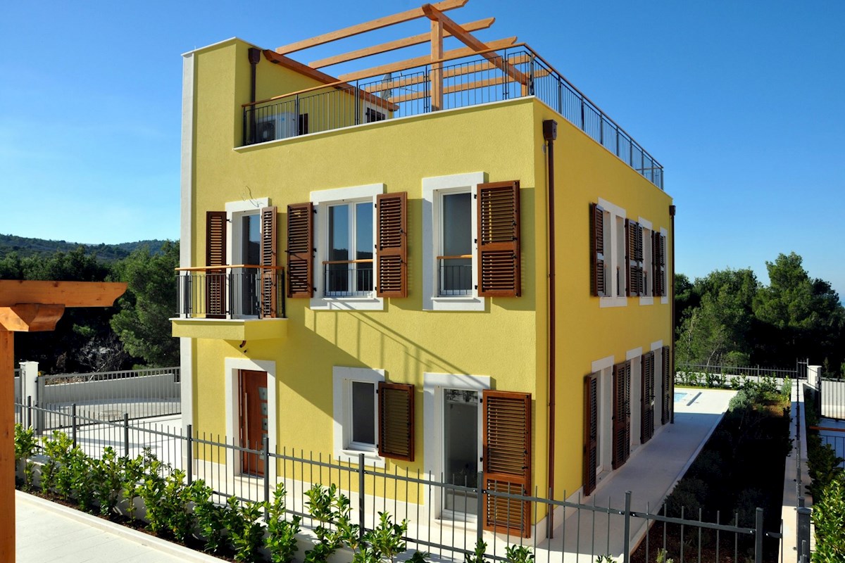 Azure Bay Residence - Moderne ville mediterranee con piscina sull'isola di Brač