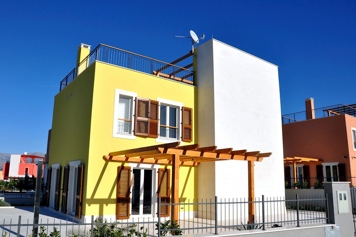 Azure Bay Residence - Moderne ville mediterranee con piscina sull'isola di Brač