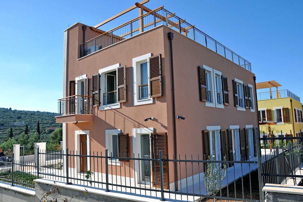 Azure Bay Residence - Moderne ville mediterranee con piscina sull'isola di Brač