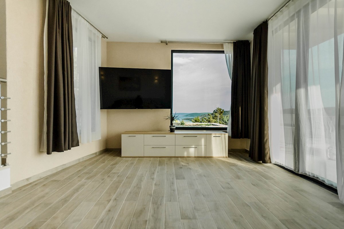 Villa di nuova costruzione con piscina e spettacolare vista mare