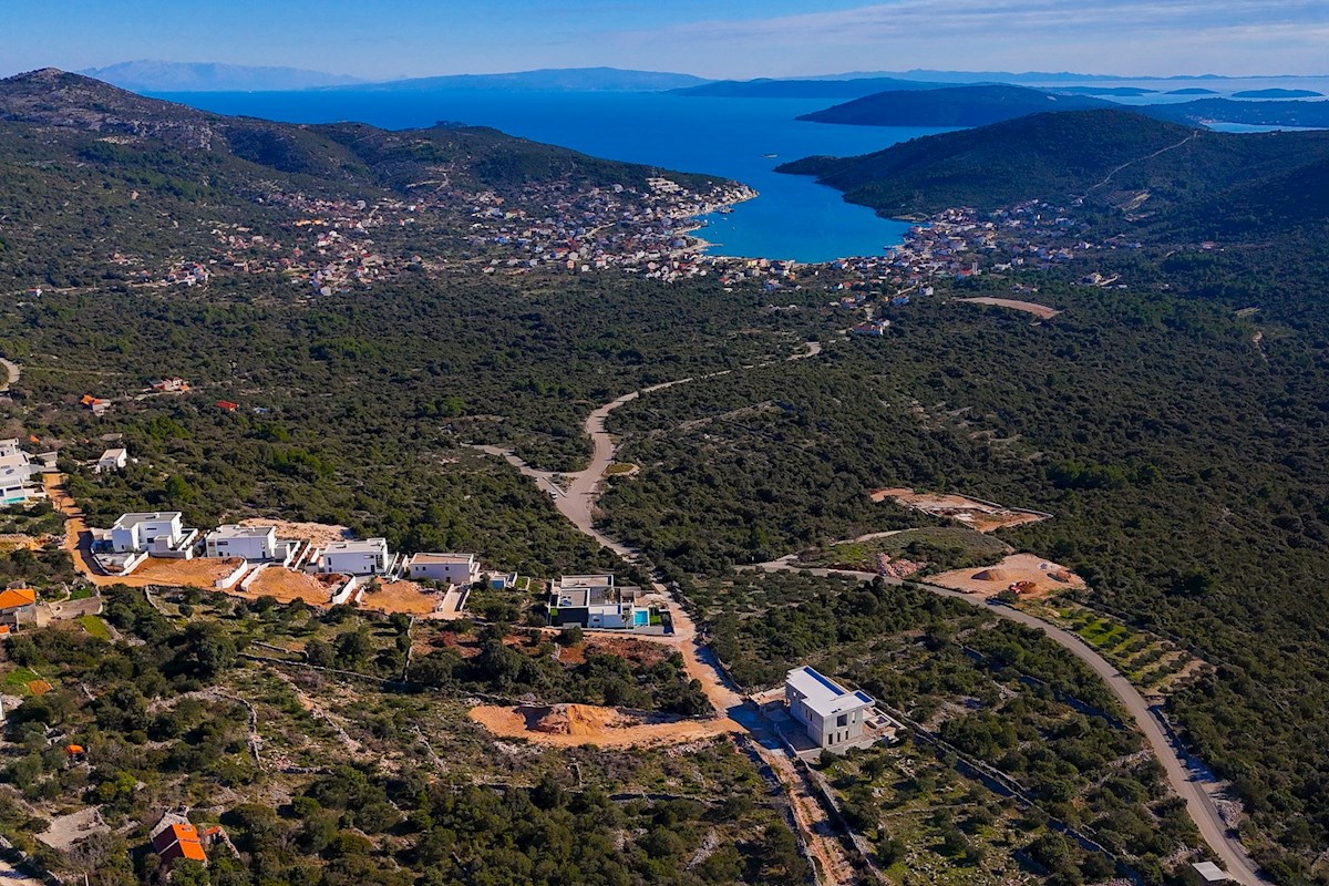 Villa di nuova costruzione con piscina e spettacolare vista mare