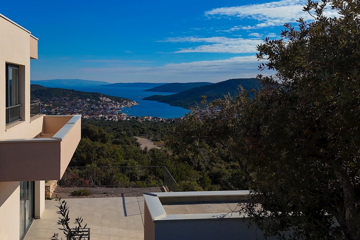Villa di nuova costruzione con piscina e spettacolare vista mare