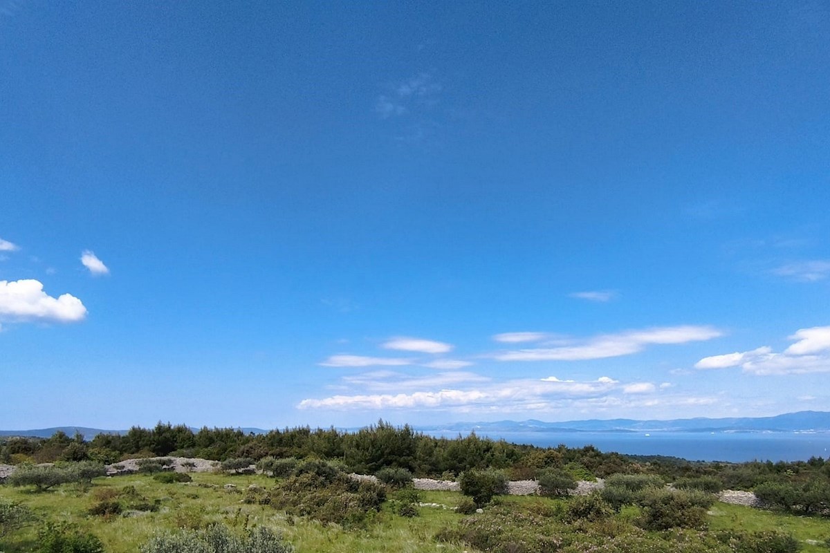 Brač, terreno 35.000 m2 con vista mare