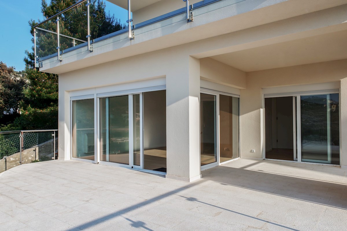 Villa fronte mare in una posizione esclusiva vicino a Rogoznica