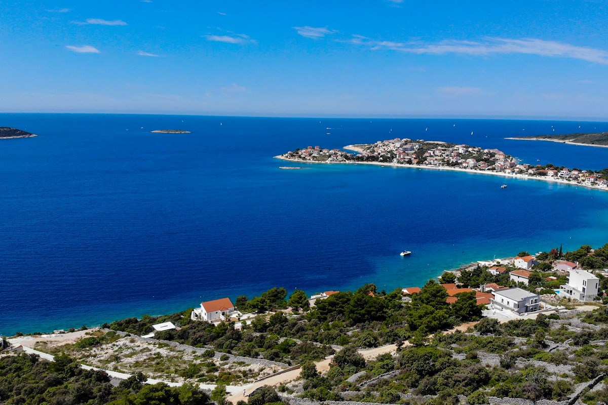 Villa moderna in prima fila al mare