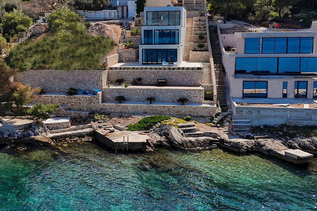 Novoizgrađena vila uz more na Čiovu - Villa Aquamare