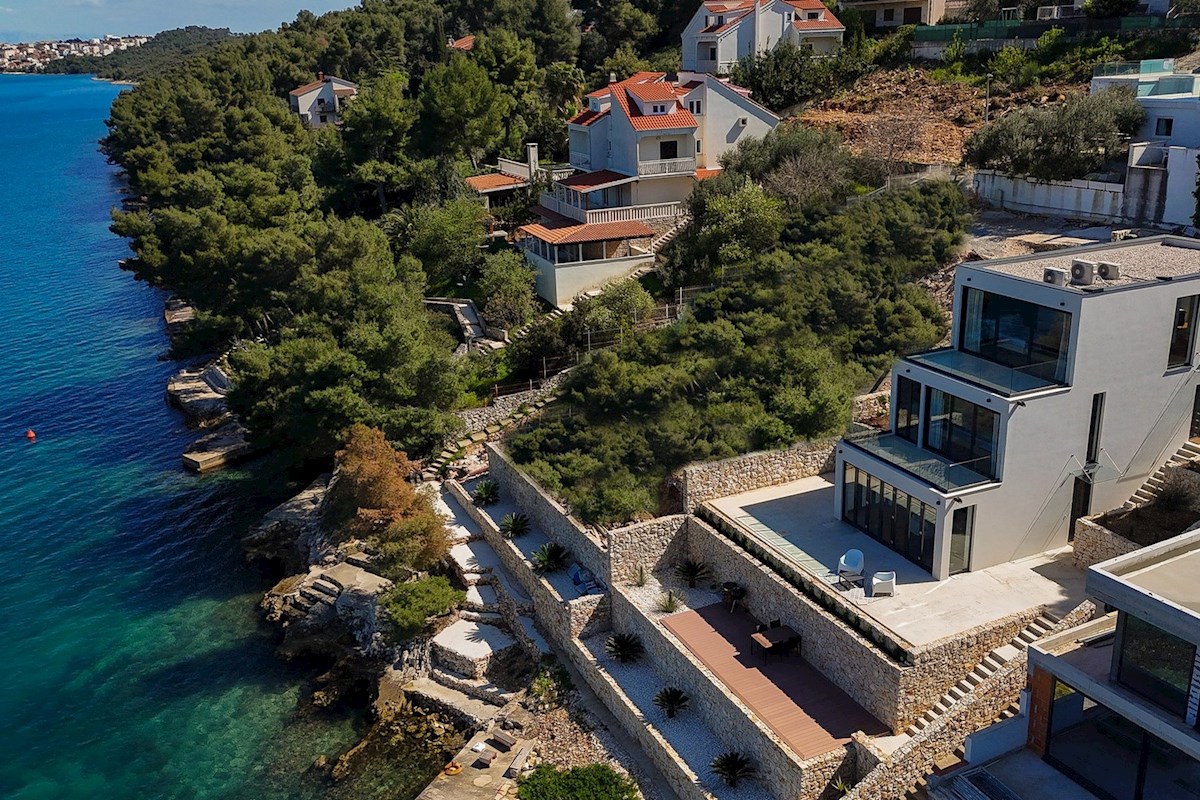 Novoizgrađena vila uz more na Čiovu - Villa Aquamare