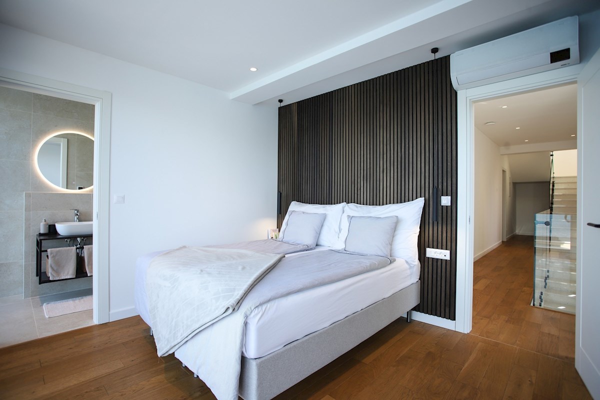 Novoizgrađena vila uz more na Čiovu - Villa Aquamare