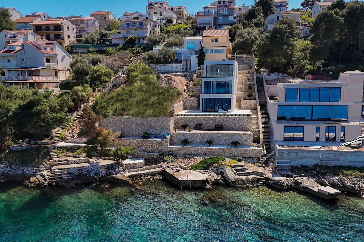 Novoizgrađena vila uz more na Čiovu - Villa Aquamare