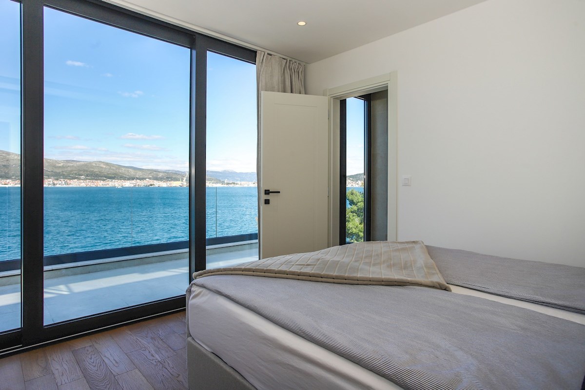 Novoizgrađena vila uz more na Čiovu - Villa Aquamare