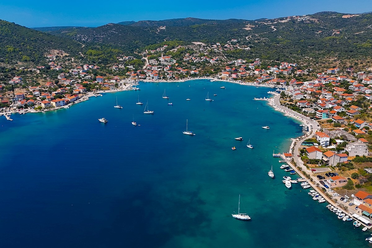 Terreno edificabile fronte mare, 400 m2, Vinišće