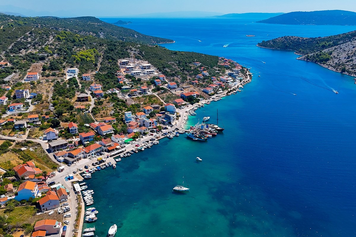 Terreno edificabile fronte mare, 400 m2, Vinišće