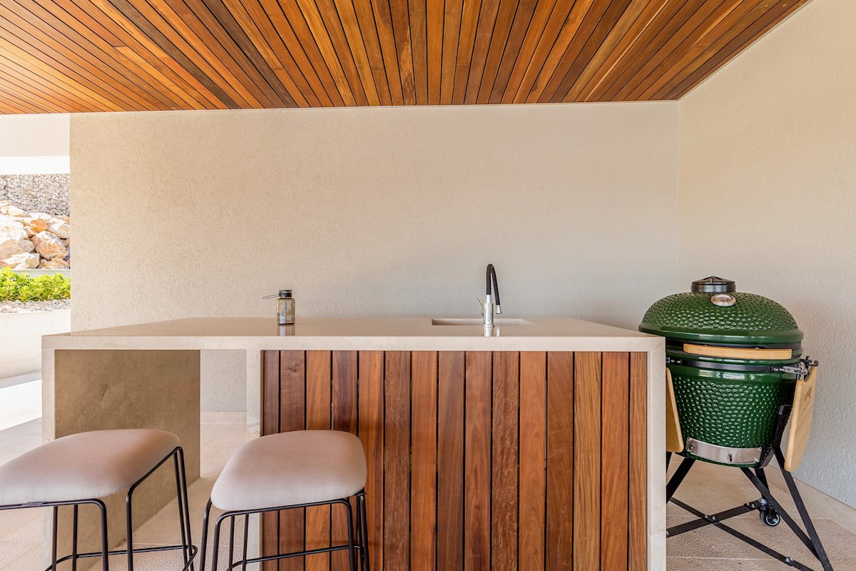 Una splendida villa contemporanea fronte mare che vanta una vista spettacolare