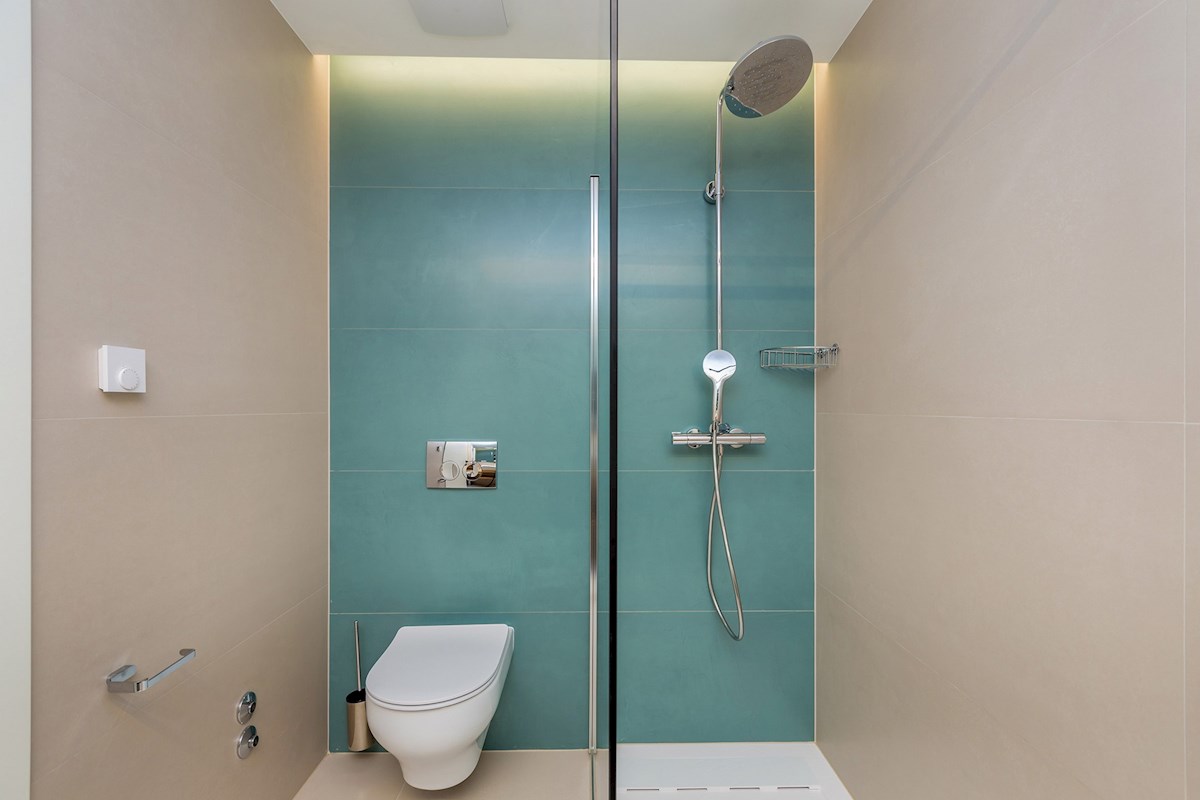 Una splendida villa contemporanea fronte mare che vanta una vista spettacolare