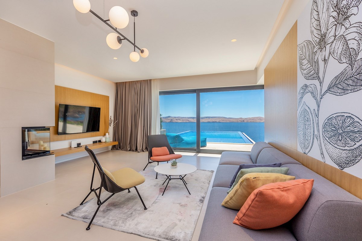 Una splendida villa contemporanea fronte mare che vanta una vista spettacolare