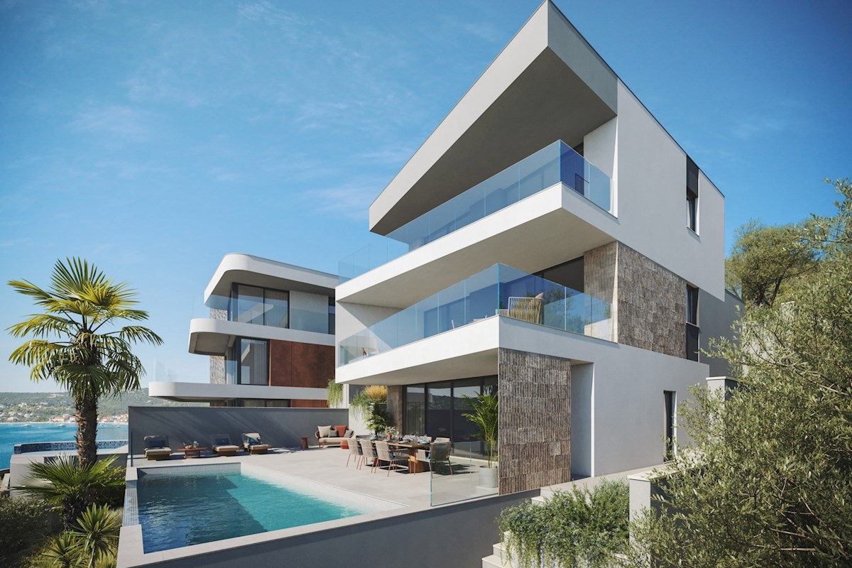 Terreno edificabile con permesso per la costruzione di una villa di lusso fronte mare