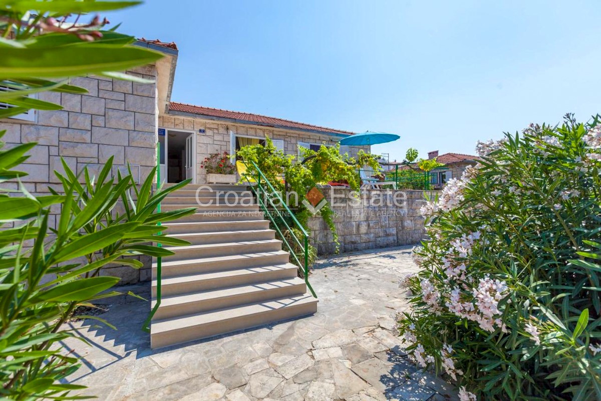 Isola di Brac - Casa in pietra dalmata con vista mare