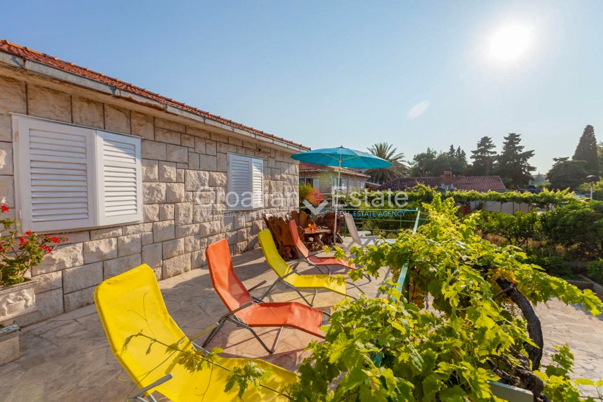 Isola di Brac - Casa in pietra dalmata con vista mare