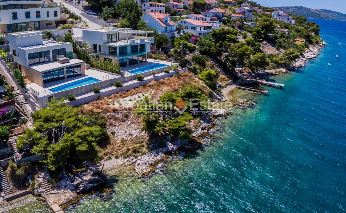 Isola di Ciovo - Lussuosa villa fronte mare con piscina