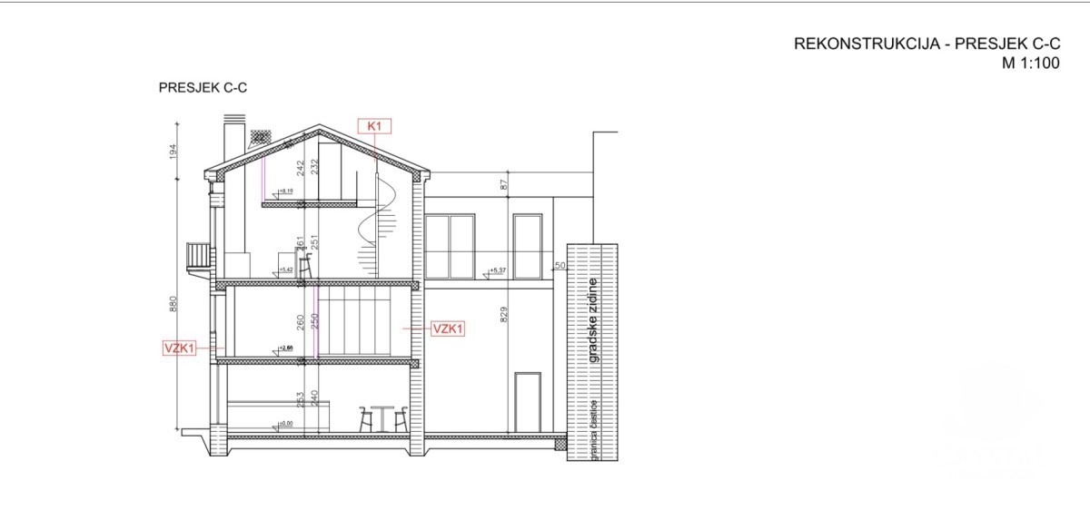 Rarità eccezionale a Novigrad – Casa con tre unità abitative e vista mare