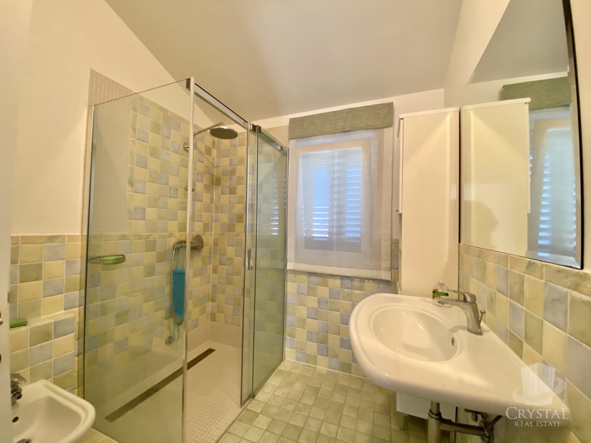 VILLA MODERNA ED ESCLUSIVA CON PISCINA, PRIMA FILA SUL MARE!!