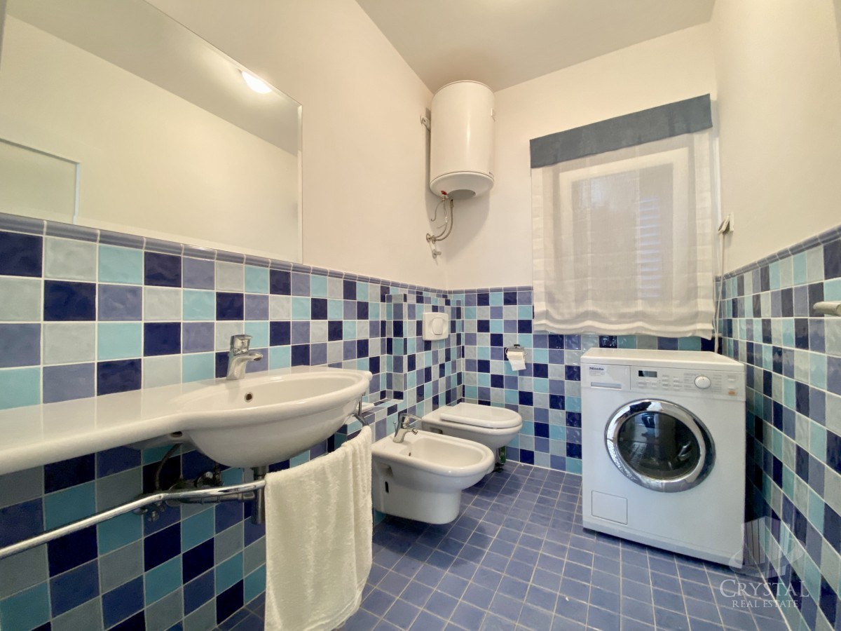 VILLA MODERNA ED ESCLUSIVA CON PISCINA, PRIMA FILA SUL MARE!!