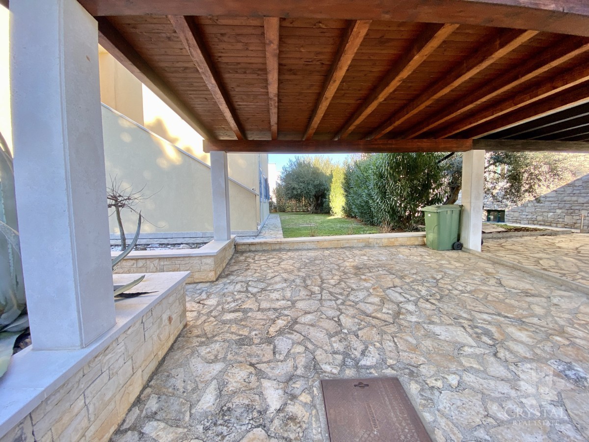 VILLA MODERNA ED ESCLUSIVA CON PISCINA, PRIMA FILA SUL MARE!!