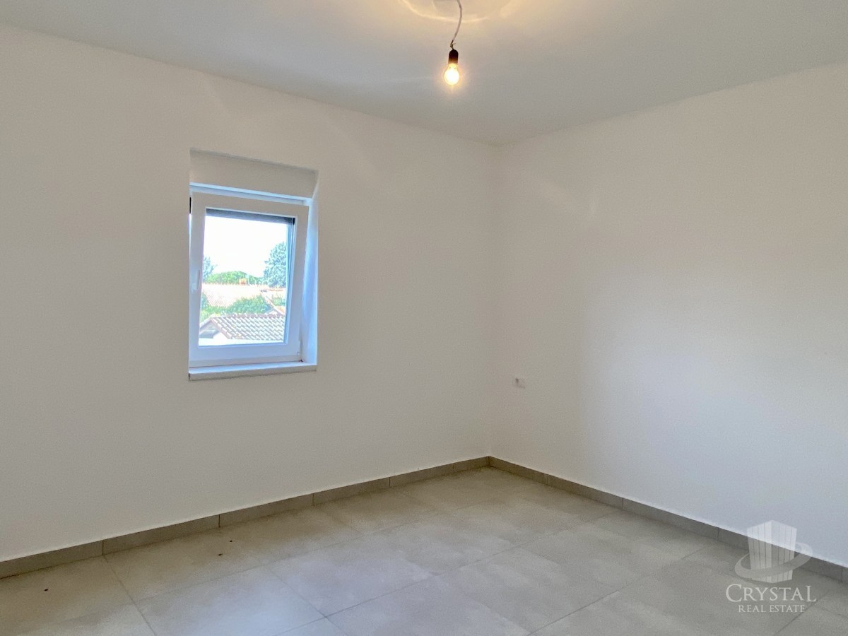 Nella zona di Umago, nuova costruzione! Bellissimo appartamento in ottima posizione, a soli 400 metri dal mare