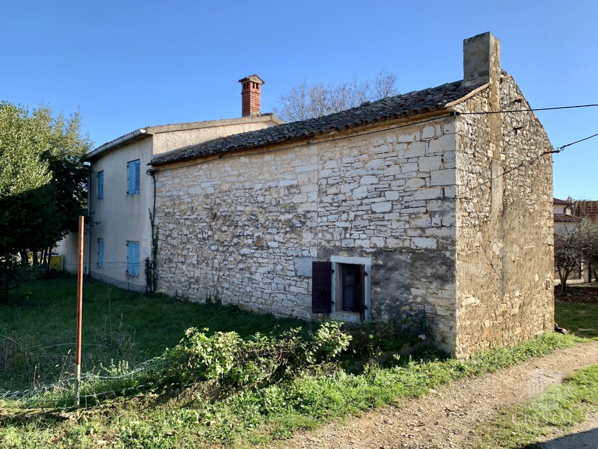 AUTENTICA CASA IN PIETRA ISTRIANA CON MOLTO POTENZIALE!!
