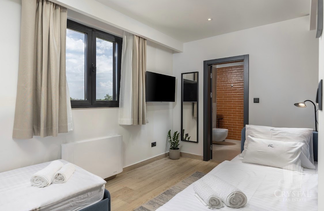 DINTORNI DI UMAGO: VILLA SMART HOME CON PISCINA RISCALDATA