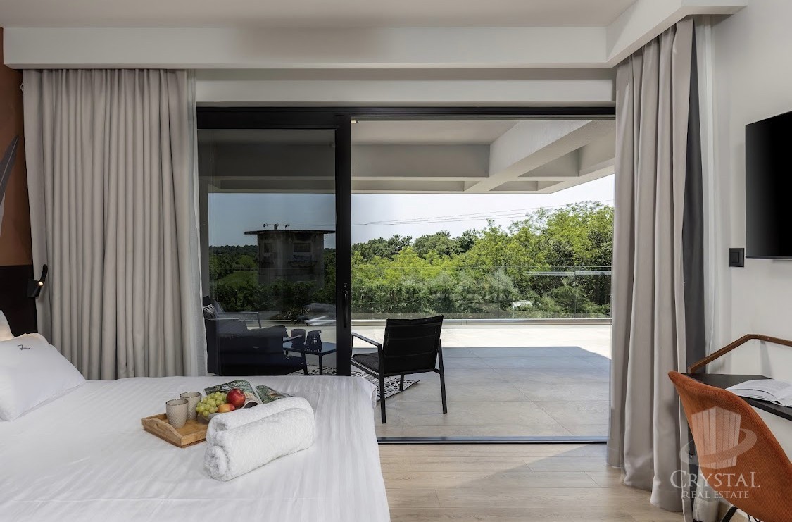 DINTORNI DI UMAGO: VILLA SMART HOME CON PISCINA RISCALDATA