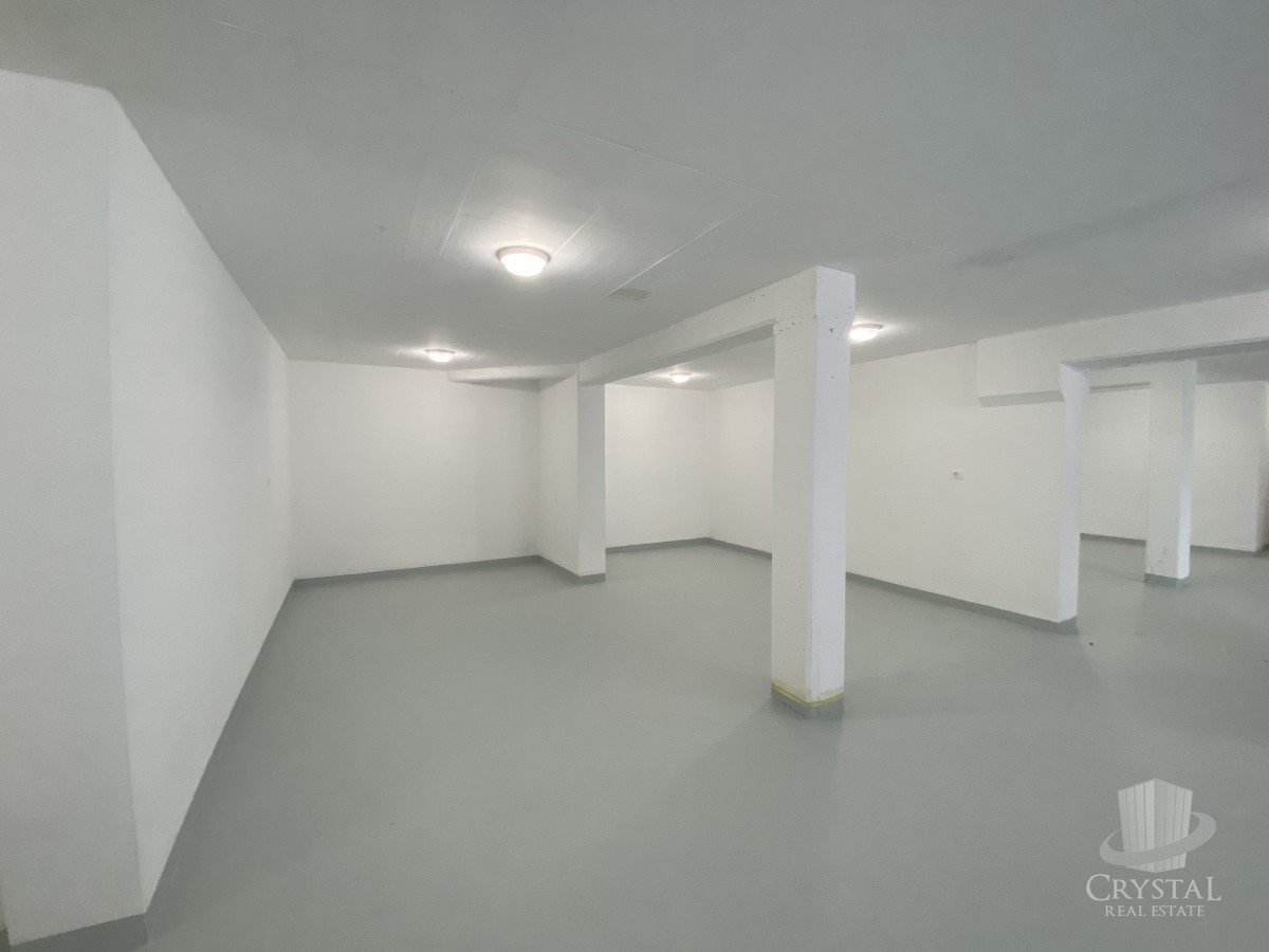 Nelle vicinanze di Umago, nuova costruzione! Appartamento moderno in una posizione eccellente, a soli 400 metri dal mare.