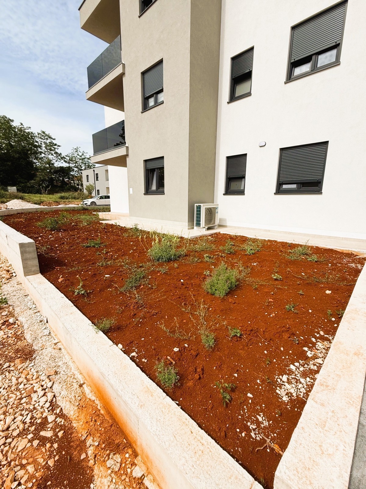 Umago - Moderno appartamento al piano terra con giardino