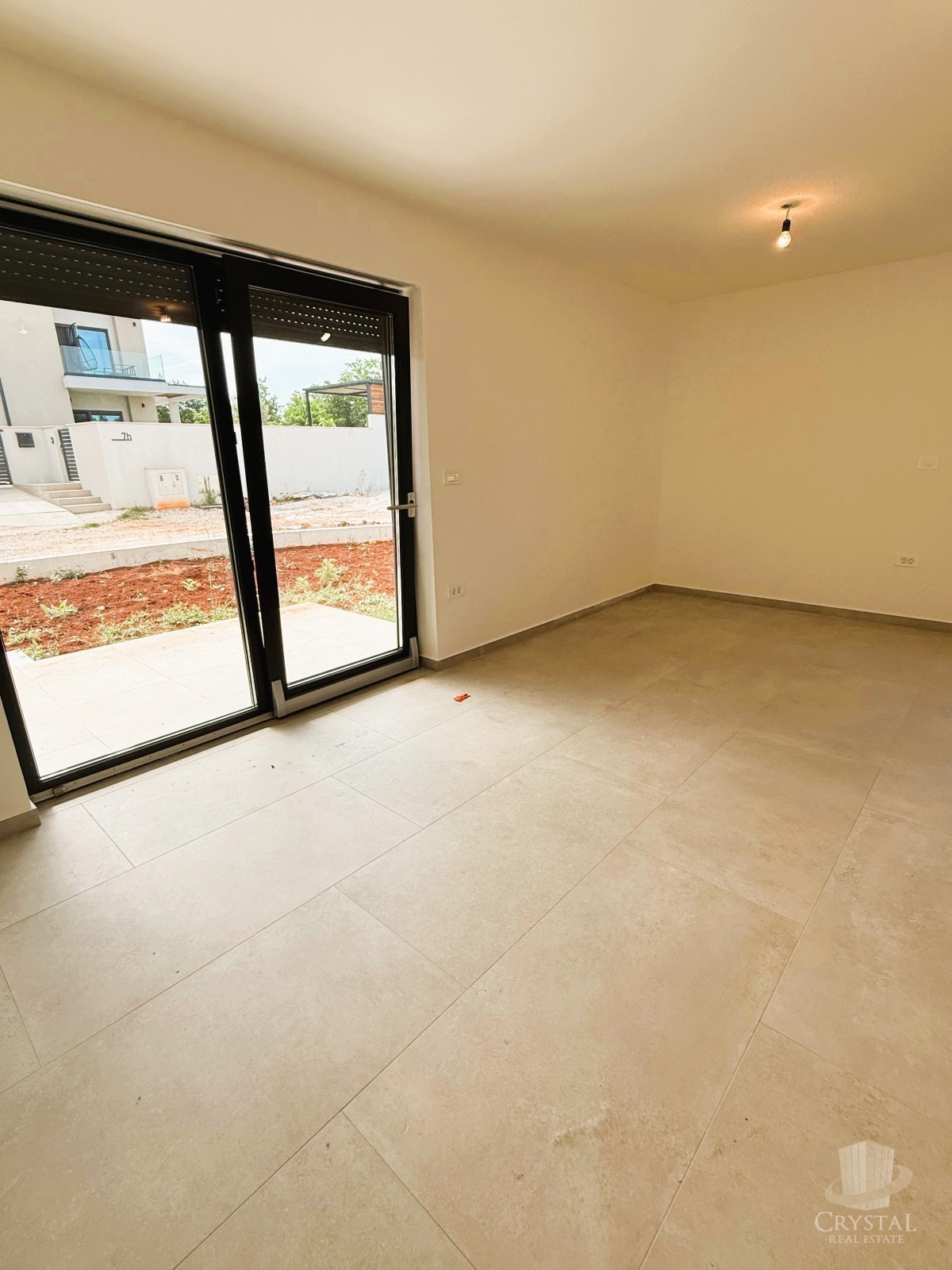 Umago - Moderno appartamento al piano terra con giardino